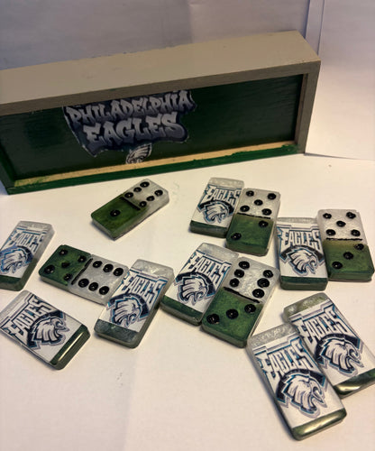 Dominoes set